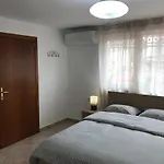 Andi Apartment *