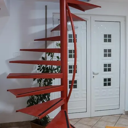 Apartament Andi *