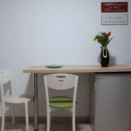 Apartament Andi *